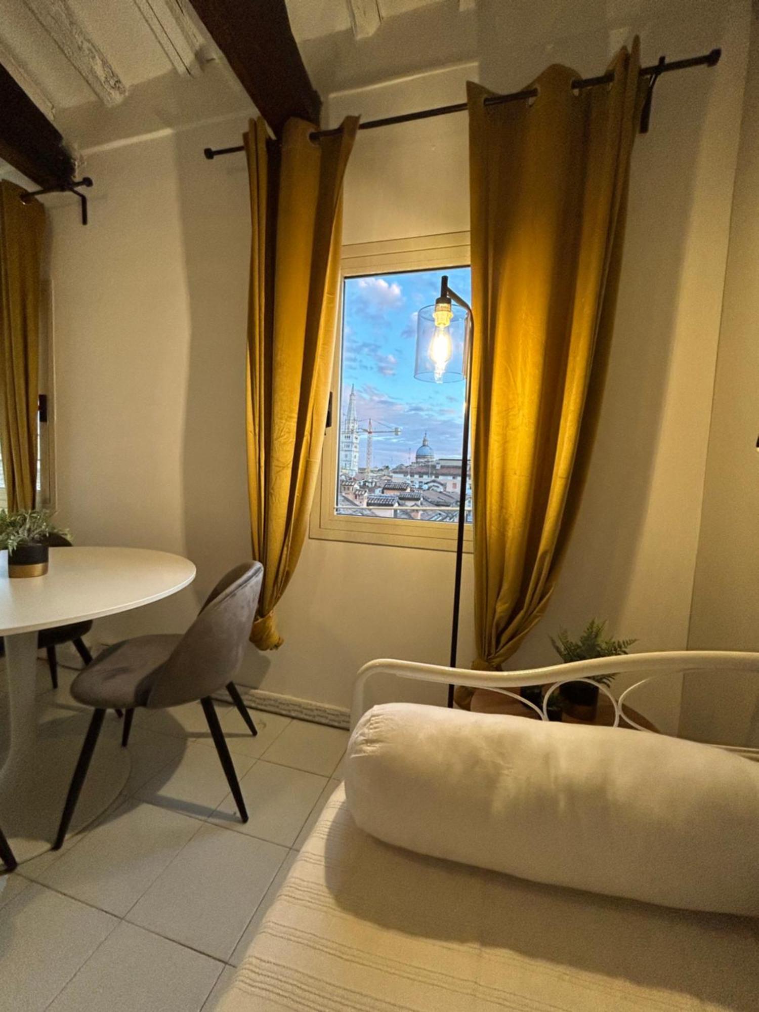 Tower 22 - Centre And Near Train Station Apartment Modena Exterior photo