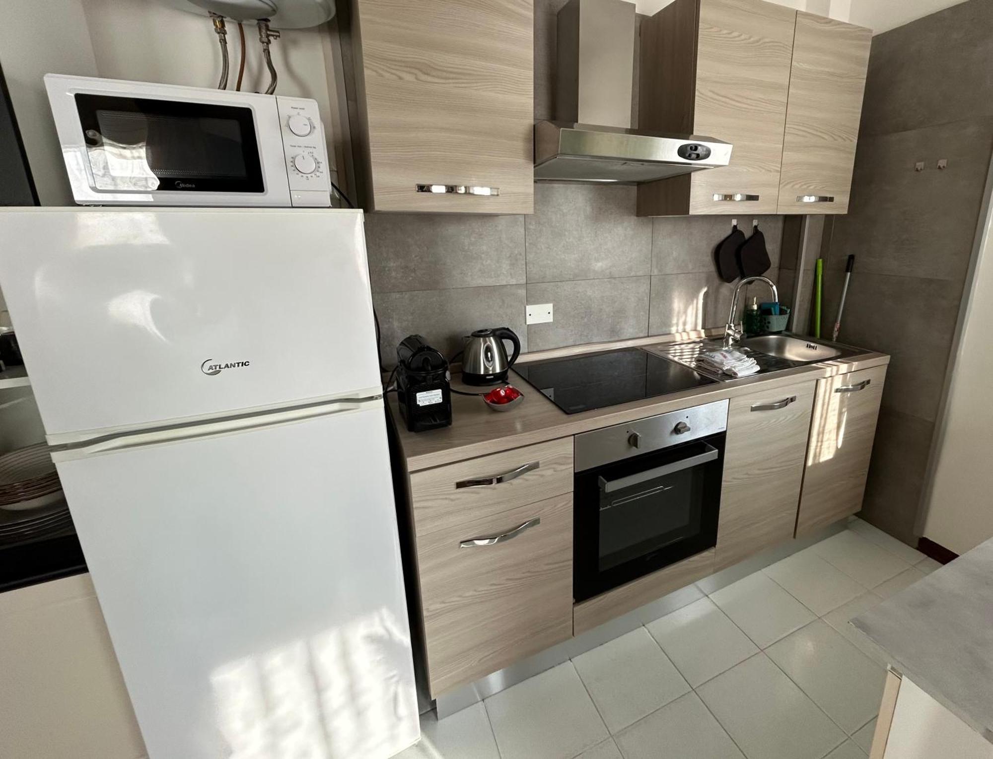 Tower 22 - Centre And Near Train Station Apartment Modena Exterior photo